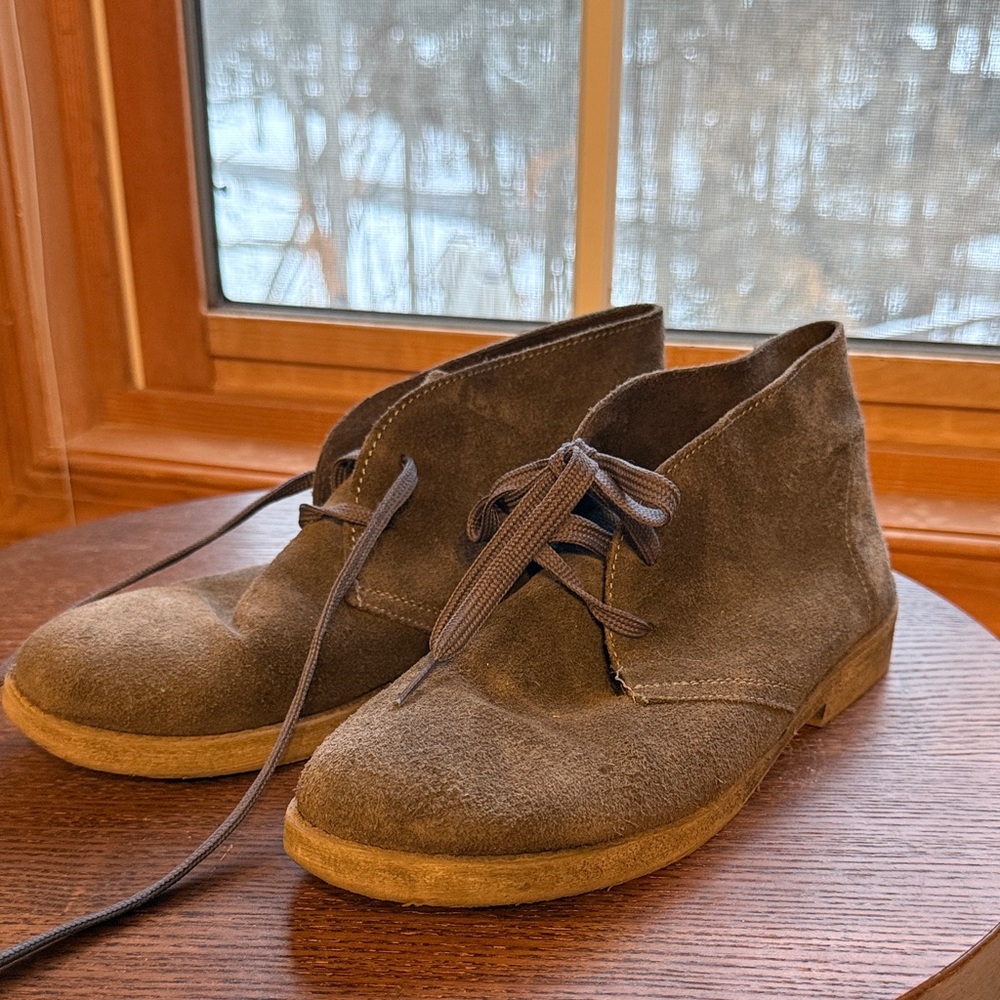 Grey suede Chukka Boots made in Italy